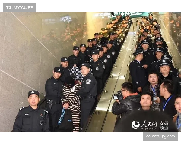 警方通报:成功抓获一个在欧冠比赛期间操纵赌球的跨国犯罪团伙 警方通报:成功抓获一个在欧冠比赛期间操纵赌球的跨国犯罪团伙